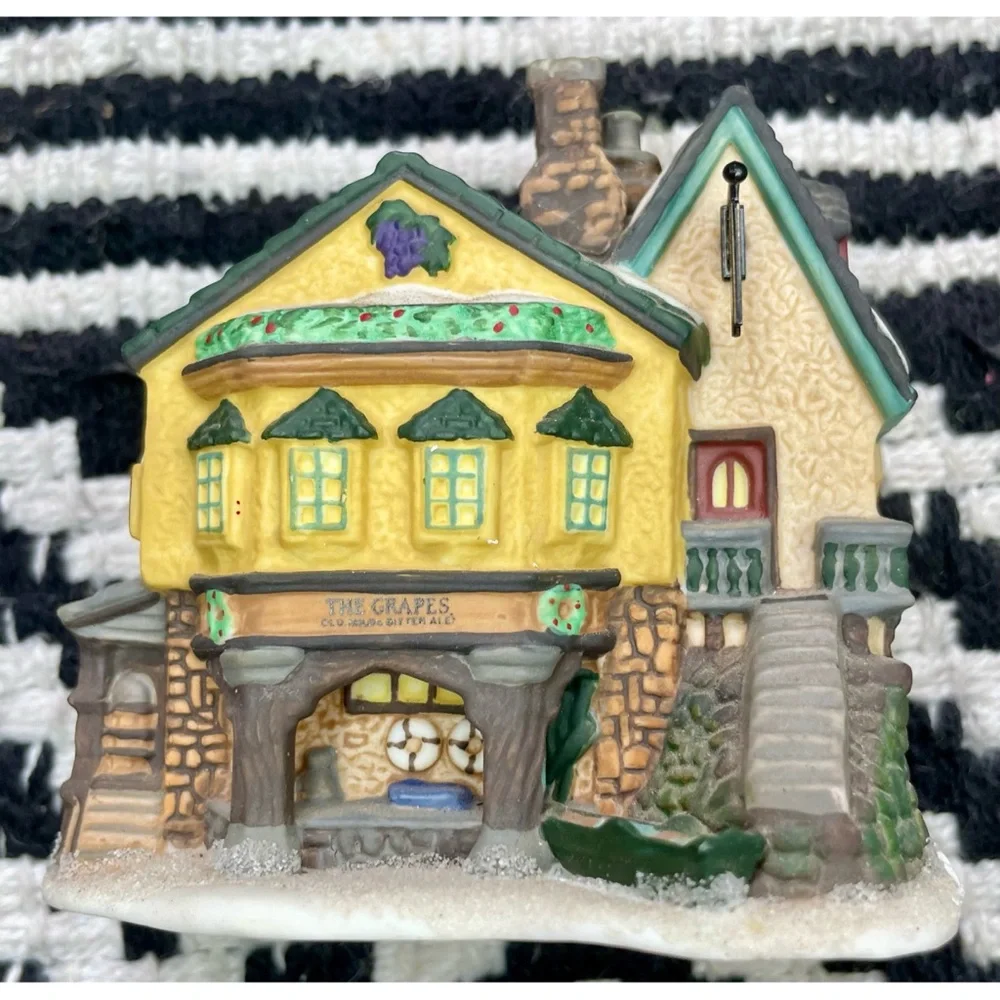 Department 56 The Grapes Inn Christmas Tree Ornament